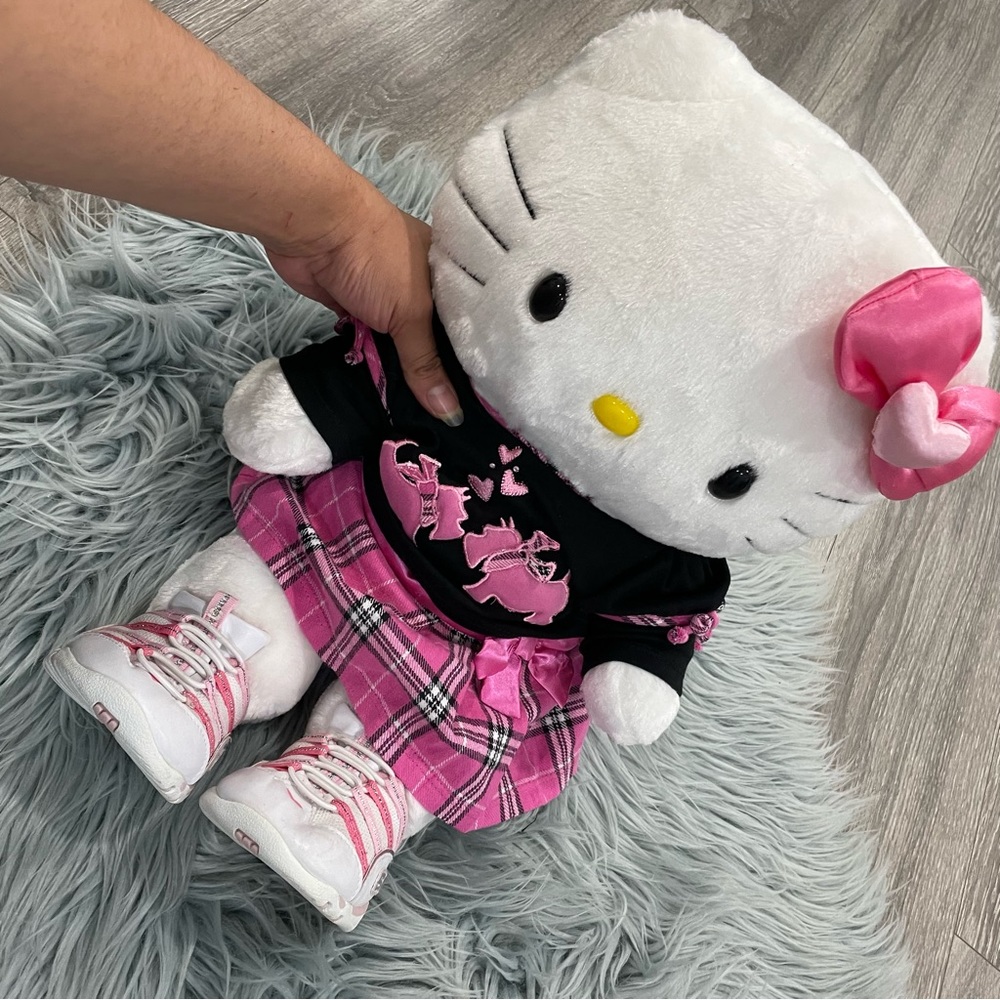 BUILD A BEAR|HELLO KITTY heart bow w/plaid Scotty dog outfit & skecher sneakers - Picture 6 of 15